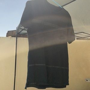 Men’s Oakley | black stretch, flex Tee | Size Medium